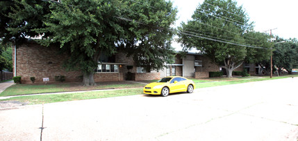 The Embassy Apartments in Shreveport, LA - Building Photo - Building Photo