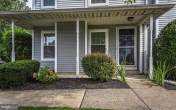 11 Eaton Ct in Newtown, PA - Building Photo - Building Photo