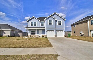 566 Burke Dr in Hinesville, GA - Building Photo