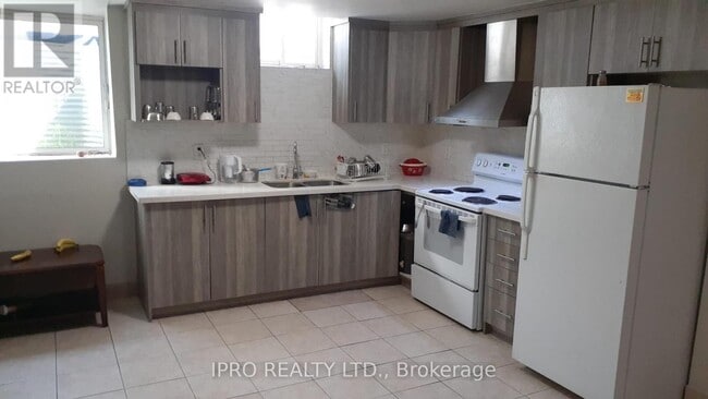 property at 27 Atira Ave