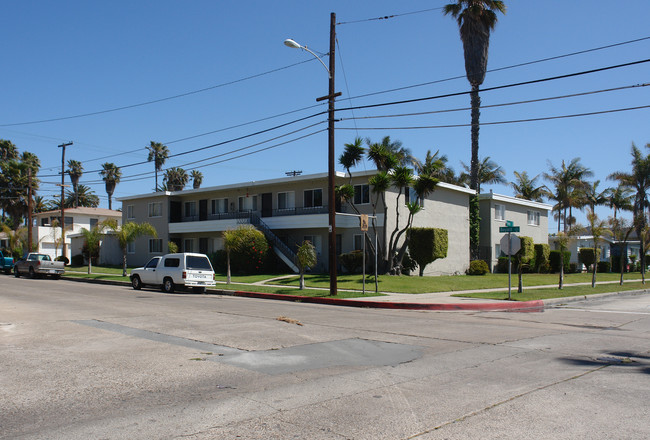 902-912 Reed Ave in San Diego, CA - Building Photo - Building Photo