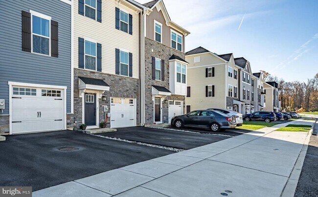 74 Glory Maple Ln in Downingtown, PA - Building Photo - Building Photo