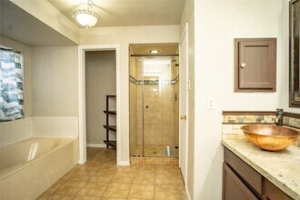 2956 Waterloo Rd in Pearland, TX - Building Photo - Building Photo