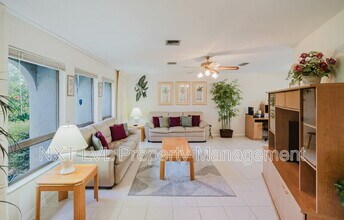 403 SE 33rd Terrace in Cape Coral, FL - Building Photo - Building Photo