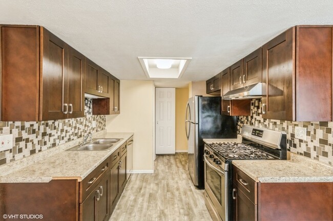 1423 Sacramento Dr, Unit 1002 in Hanover Park, IL - Building Photo - Building Photo
