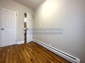 386 Manhattan Ave in New York, NY - Building Photo - Building Photo
