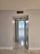 5433 Lakefront Blvd, Unit APT B in Delray Beach, FL - Building Photo - Building Photo
