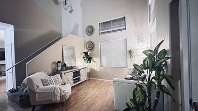 7720 Respect Ave in Las Vegas, NV - Building Photo - Building Photo