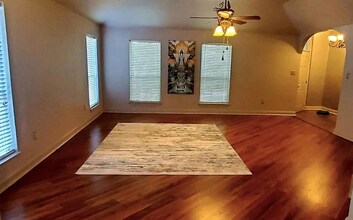 212 Canulette Rd in Slidell, LA - Foto de edificio - Building Photo