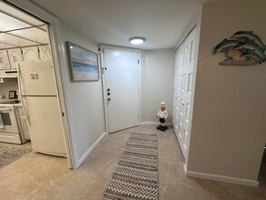 801 Lake Shore Dr in Lake Park, FL - Building Photo - Building Photo