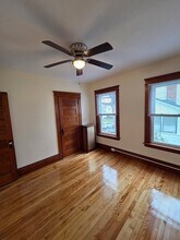 15 Berkmans St, Unit 2 in Worcester, MA - Foto de edificio - Building Photo