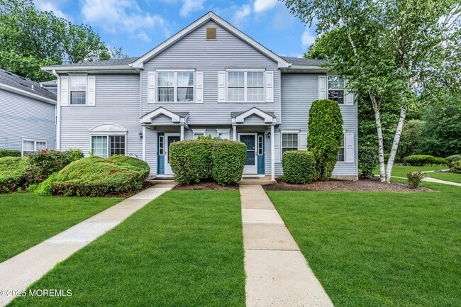 424 Indigo Ct in Morganville, NJ - Building Photo - Building Photo
