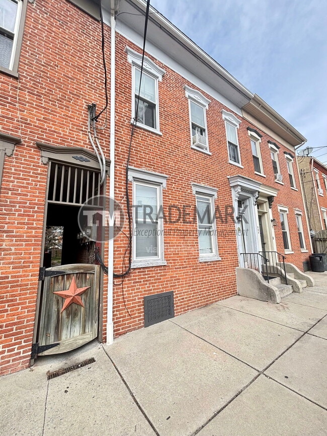 property at 463 Walnut St