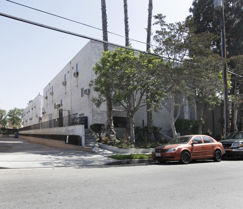 11833 Gilmore St in North Hollywood, CA - Building Photo