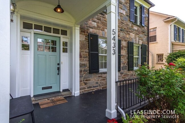 5433 31st St NW in Washington, DC - Building Photo - Building Photo