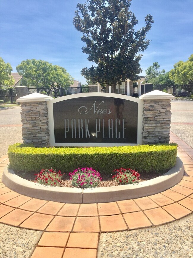 919 Todd Ct in Fresno, CA - Foto de edificio - Building Photo