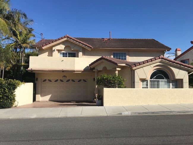 property at 1304 Mackay Ln