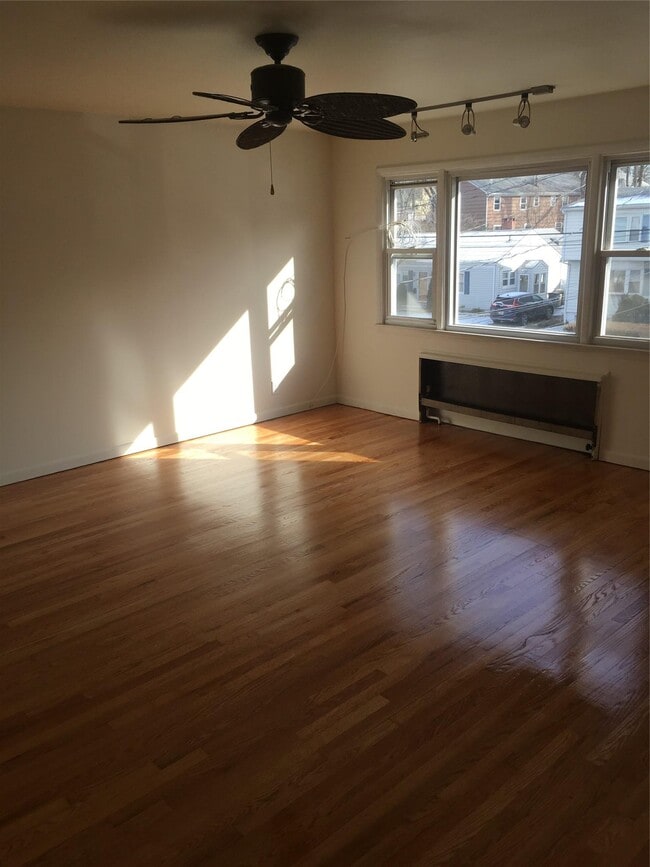 540 N Wagner Ave in Mamaroneck, NY - Building Photo - Building Photo