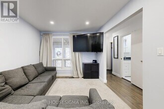 54 Oakmount Crescent in Vaughan, ON - Building Photo - Building Photo