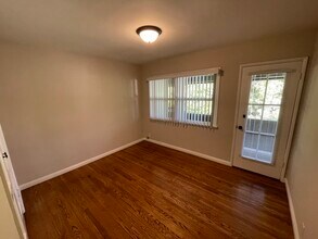 382 N Hollywood Way in Burbank, CA - Foto de edificio - Building Photo