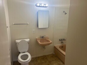 3720 Royal Crest St in Las Vegas, NV - Building Photo - Building Photo