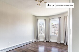 Room in Shared 4 bed/1.5 bath home, Unit B in Boston, MA - Foto de edificio - Building Photo