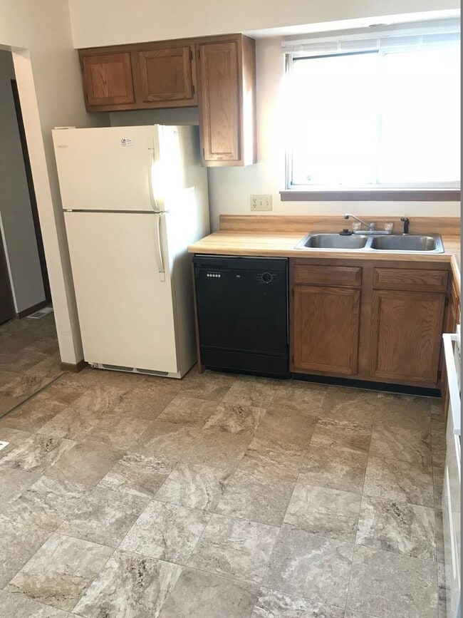 2803-2811 Scarlet Oak Dr in Toledo, OH - Building Photo - Building Photo