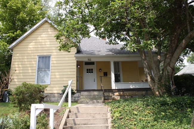 311 E Cottage Grove Ave