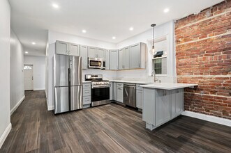 318 Laurel St in Pittsburgh, PA - Foto de edificio - Building Photo