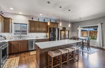 4575 SW Antelope Ave in Redmond, OR - Building Photo - Building Photo