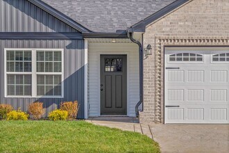 878 Lutz Ln in Clarksville, TN - Building Photo - Building Photo