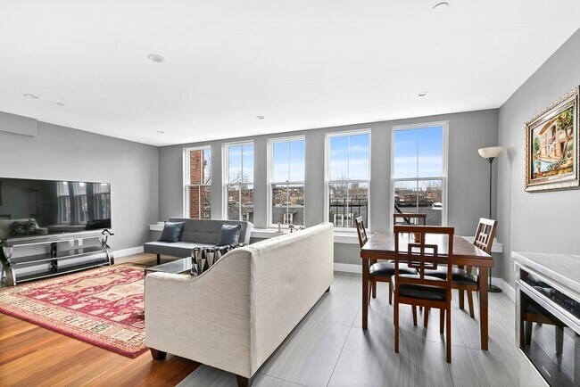 666 Massachusetts Ave, Unit 5 in Boston, MA - Building Photo - Building Photo