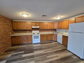147 Rawson Rd in Quincy, MA - Building Photo - Building Photo