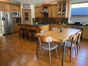 12884 SW Sevilla Ave in Tigard, OR - Building Photo - Building Photo