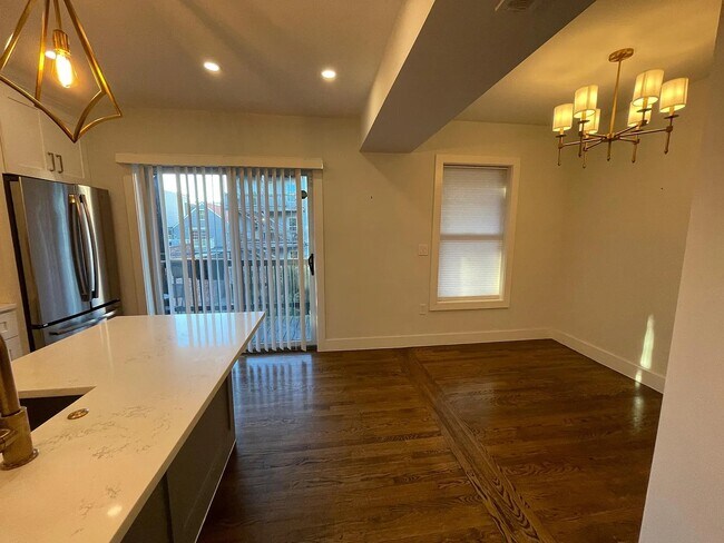 156 Bremen St, Unit 2 in Boston, MA - Building Photo - Building Photo