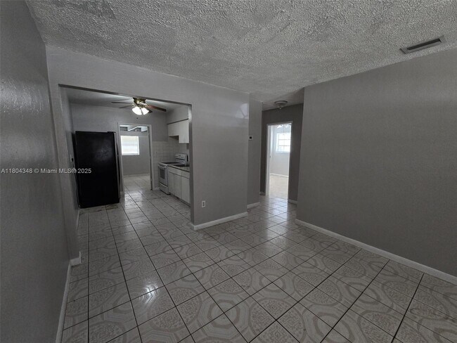 480 NE 136th St in North Miami, FL - Building Photo - Building Photo