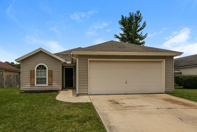 property at 2000 Hunters Trace Cir