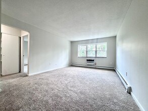 128 North St, Unit 6 in Newton, MA - Building Photo - Building Photo