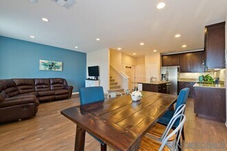 1800 Saltaire Pl in San Diego, CA - Building Photo - Building Photo