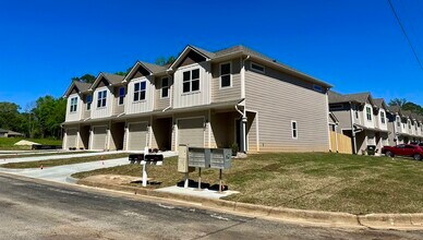 16111 Pawnee Dr, Unit 16117 Pawnee Dr. in Tyler, TX - Foto de edificio - Building Photo