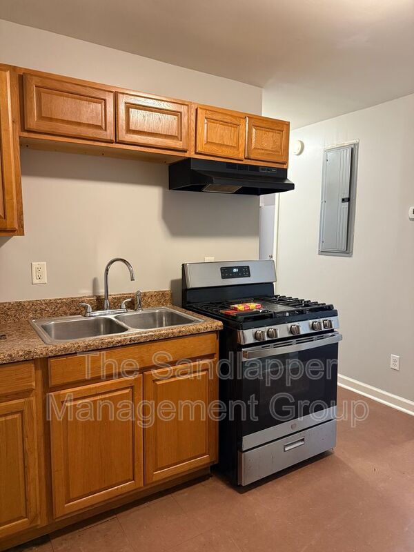 2906 Alabama Dr