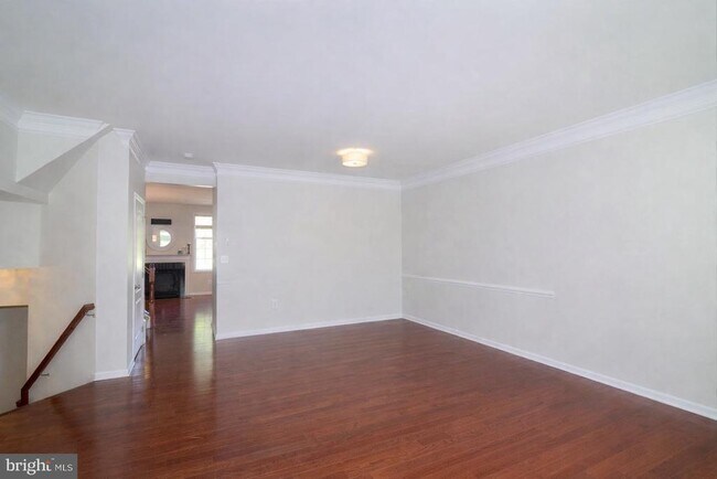 43275 Mitcham Square in Ashburn, VA - Building Photo - Building Photo