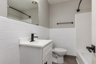 Harborstone in Newport News, VA - Foto de edificio - Interior Photo