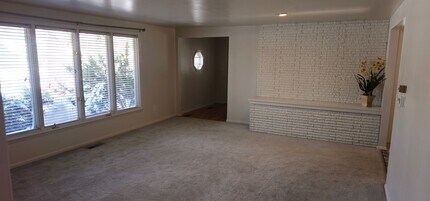 3725 Chancellor Dr in Fort Wayne, IN - Building Photo - Building Photo