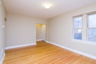 Fullerton in Chicago, IL - Building Photo - Building Photo