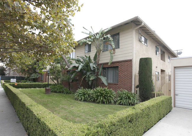 Woodbridge Cottages in North Hollywood, CA - Building Photo - Building Photo