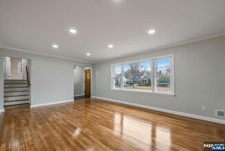 164 Jeffer Ct in Ridgewood, NJ - Building Photo - Building Photo