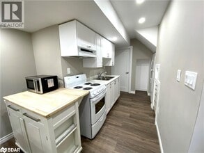 4640 Doug Wright Dr in Burlington, ON - Building Photo - Building Photo