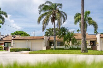 440 Hawthorne Ct in Satellite Beach, FL - Building Photo - Building Photo