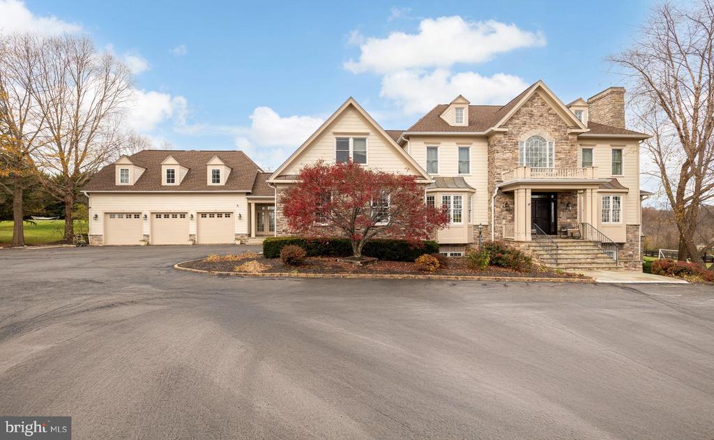 19109 Peale Ln in Leesburg, VA - Building Photo